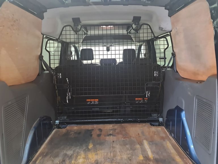 FORD TRANSIT CONNECT 1.5 240 ECOBLUE TREND AUTO L2 120 BHP COMBI VAN