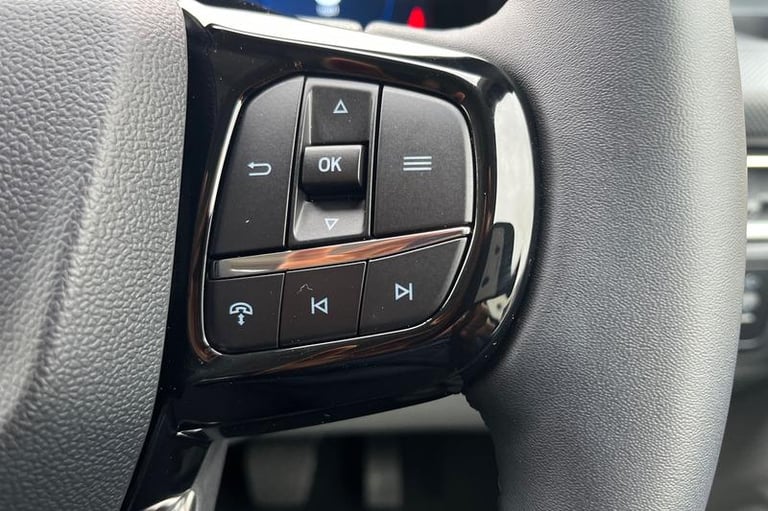 2025 Ford Transit Custom 2.5 PHEV 232ps H1 Double Cab Van Limited Auto PANEL VAN PETROL/ELECTRIC ...