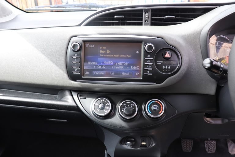 2019 Toyota Yaris 1.5 VVT-i Icon Tech 5dr HATCHBACK PETROL Manual