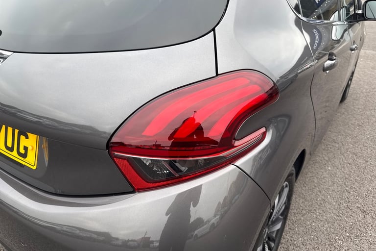 2019 Peugeot 208 1.2 PureTech 82 Tech Edition 5dr [Start Stop] HATCHBACK PETROL Manual
