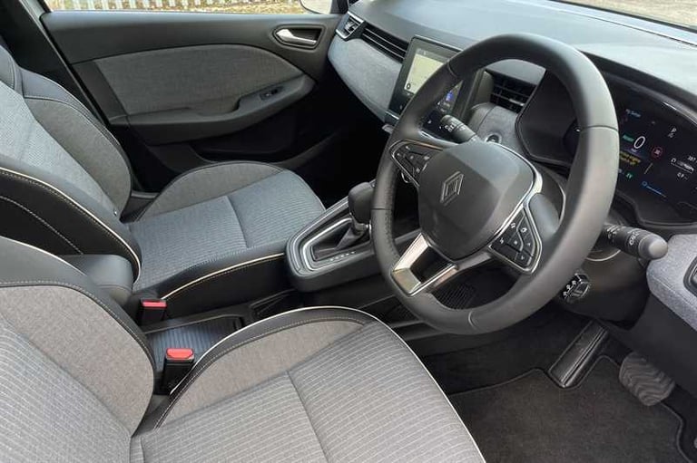 2025 Renault Clio 1.6 E-TECH techno Hatchback 5dr Petrol Hybrid Auto Euro 6 (s/s) (145 ps) Hatchb...