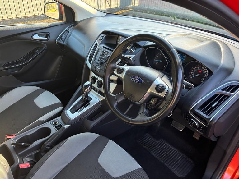 2012 Ford Focus 1.6 125 Zetec 5dr Powershift HATCHBACK Petrol Automatic