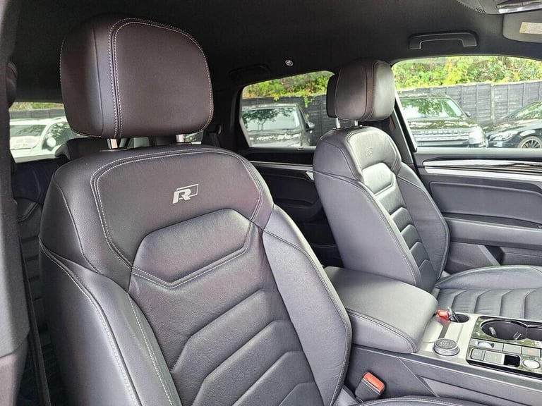 2019 Volkswagen Touareg 3.0 V6 TSI 4Motion R-Line Tech 5dr Tip Auto ESTATE PETROL Automatic