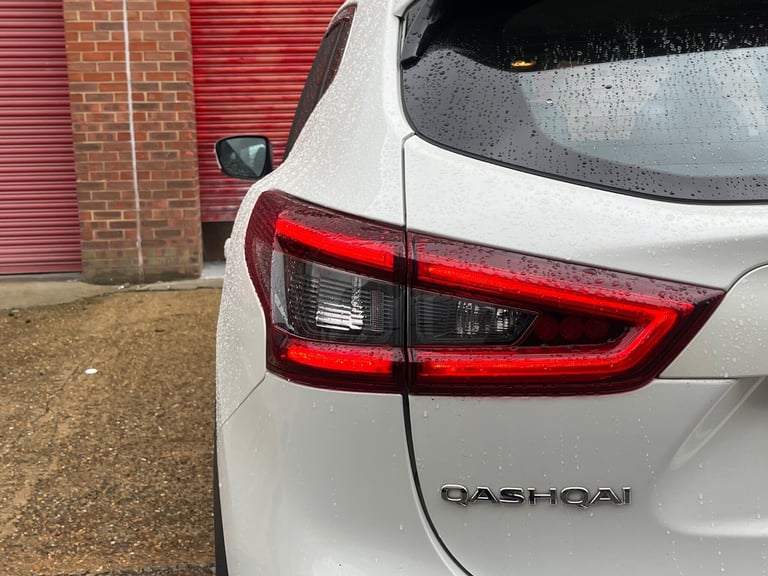 2017 Nissan Qashqai 1.2 DIG-T Acenta XTRON Euro 6 (s/s) 5dr HATCHBACK Petrol Automatic