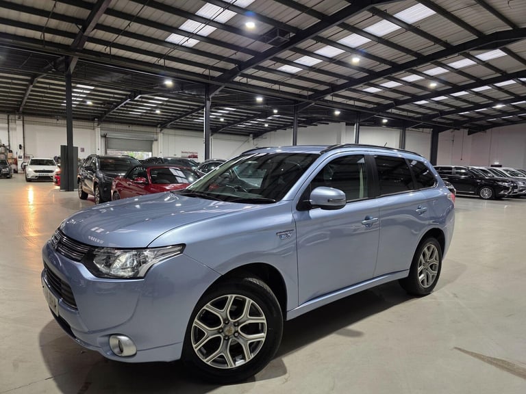 image for 2014 Mitsubishi Outlander 2.0h 12kWh GX3h CVT 4WD Euro 5 (s/s) 5dr ESTATE Petrol/Electric Hybrid ...
