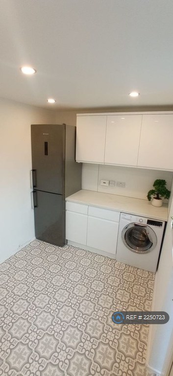 3 bedroom house in St. Leonards Walk, Coventry, CV8 (3 bed) (#2250723)