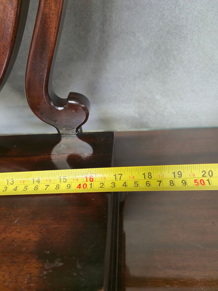 An early 20th century mahogany dressing table or toilet mirror