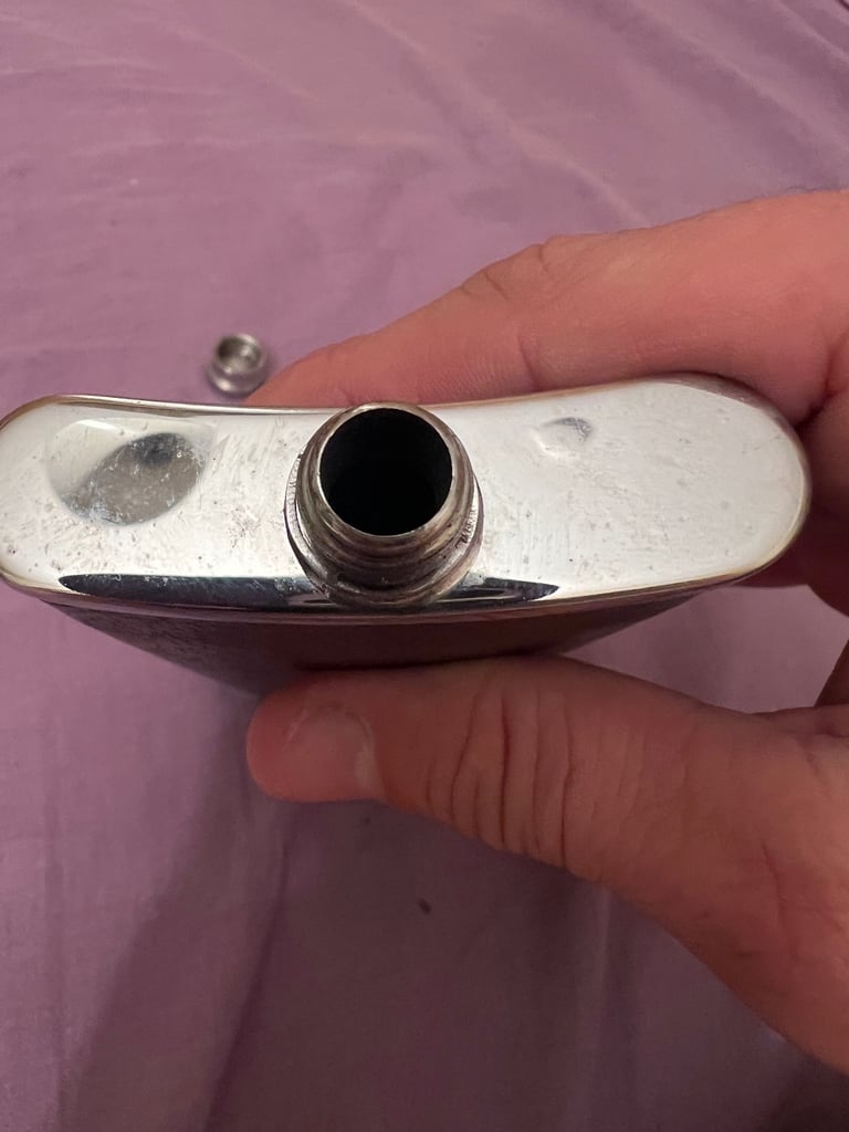 Vintage 5oz Leather Hip Flask – Classic Old Metal & Leather Pocket Flask – Used