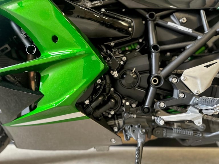 Stunning One Owner 2023/23 Kawasaki Ninja H2 SX Motorcycle 