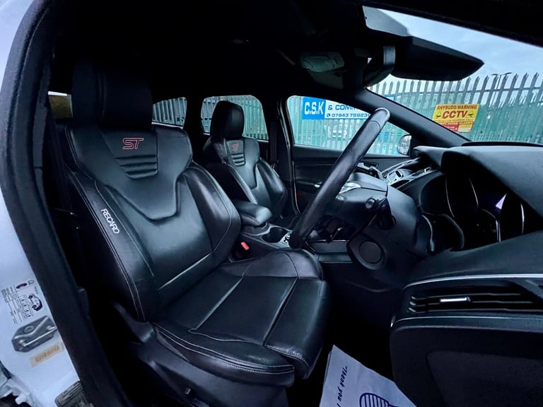 2012 Ford Focus 2.0T ST-3 5dr Ex Police ESTATE Petrol Manual