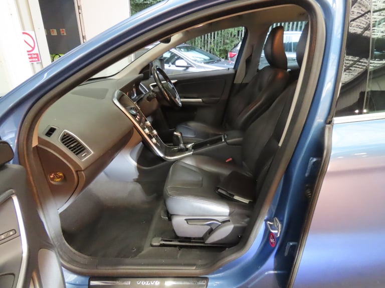 2015 Volvo XC60 D4 [181] SE Lux 5dr Diesel
