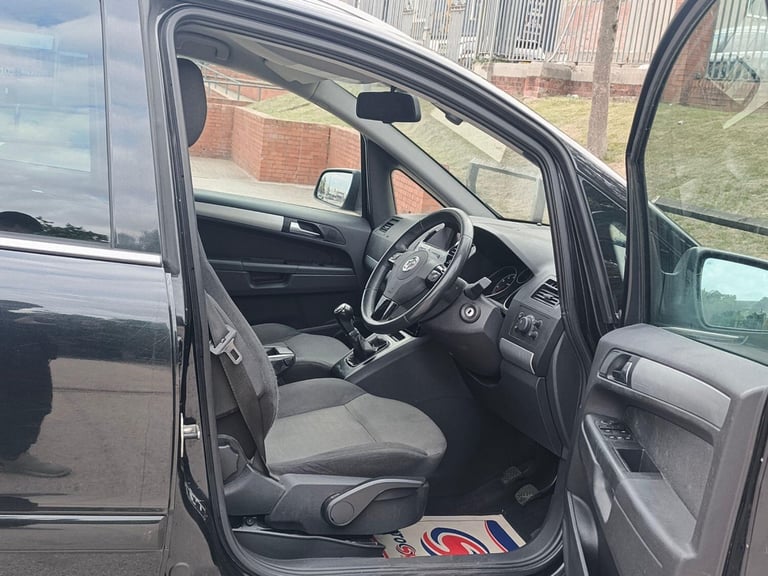 2012 Vauxhall Zafira 1.6 16V Design Euro 5 5dr (SNav) MPV Petrol Manual