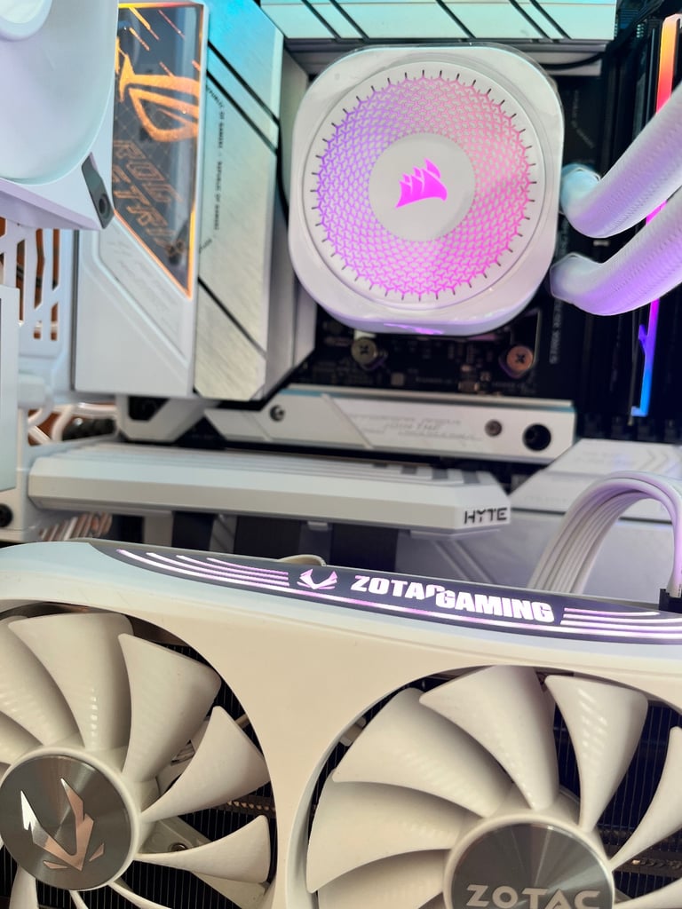 *Brand new* Hi-end Gaming PC * Ryzen 9 9950x3d / Geforce RTX / G skill / Corsair / Hyte / Samsung 
