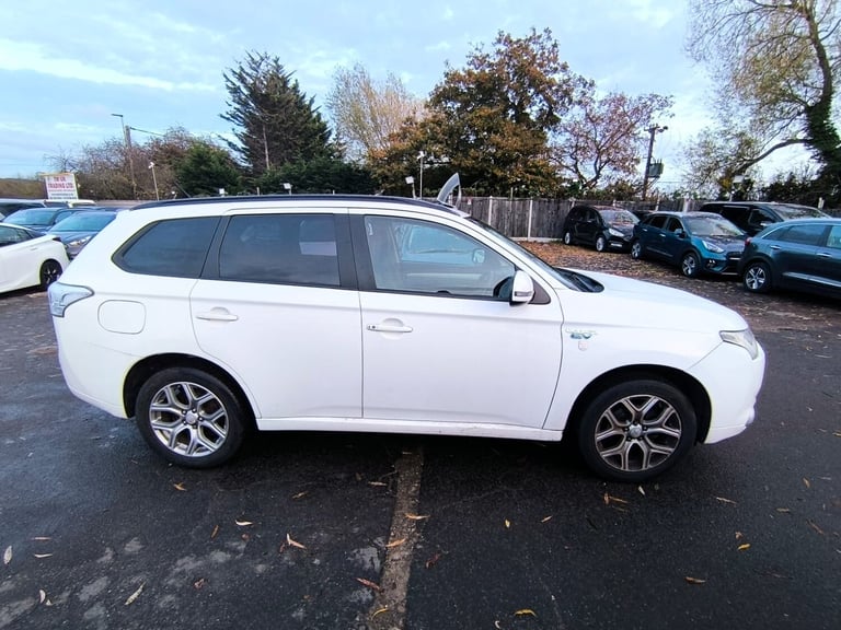 2014 Mitsubishi Outlander 2.0 Plugin Hybrid 12kWh GX3h 5 Seats 4WD Euro 5 Road Tax 20 ULEZ Compli...