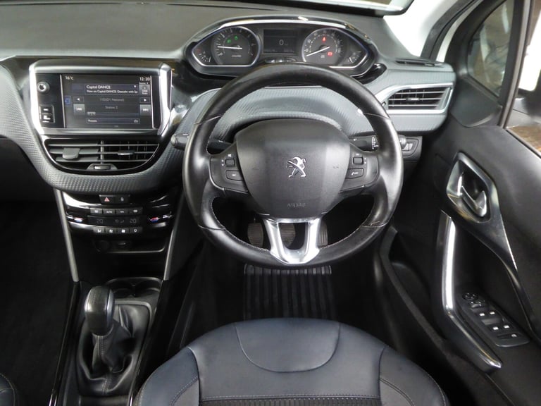 2016 Peugeot 2008 1.2 PureTech Allure 5dr HATCHBACK Petrol Manual