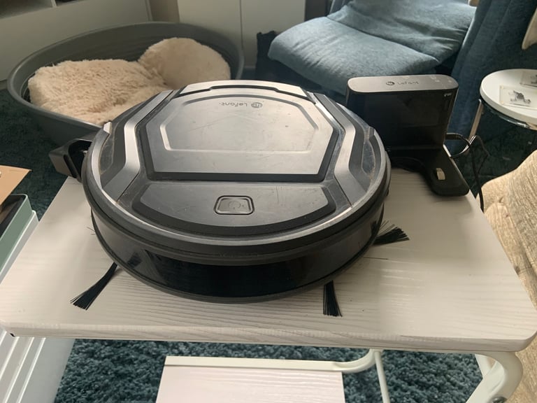 Robot Hoover Lefant Robotic Vacuum Cleaner Perfect Working Order with Dock and Charger