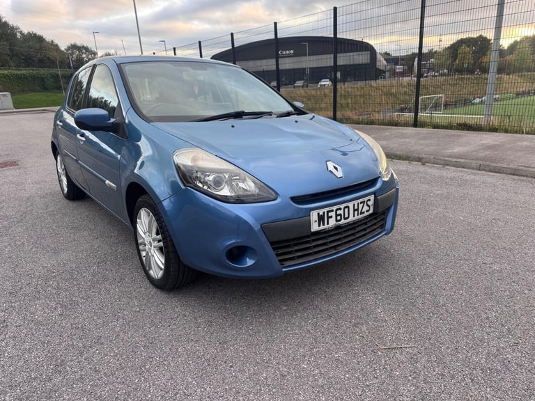 2011 Renault Clio 1.6 VVT Initiale TomTom Auto Euro 5 5dr HATCHBACK Petrol Automatic