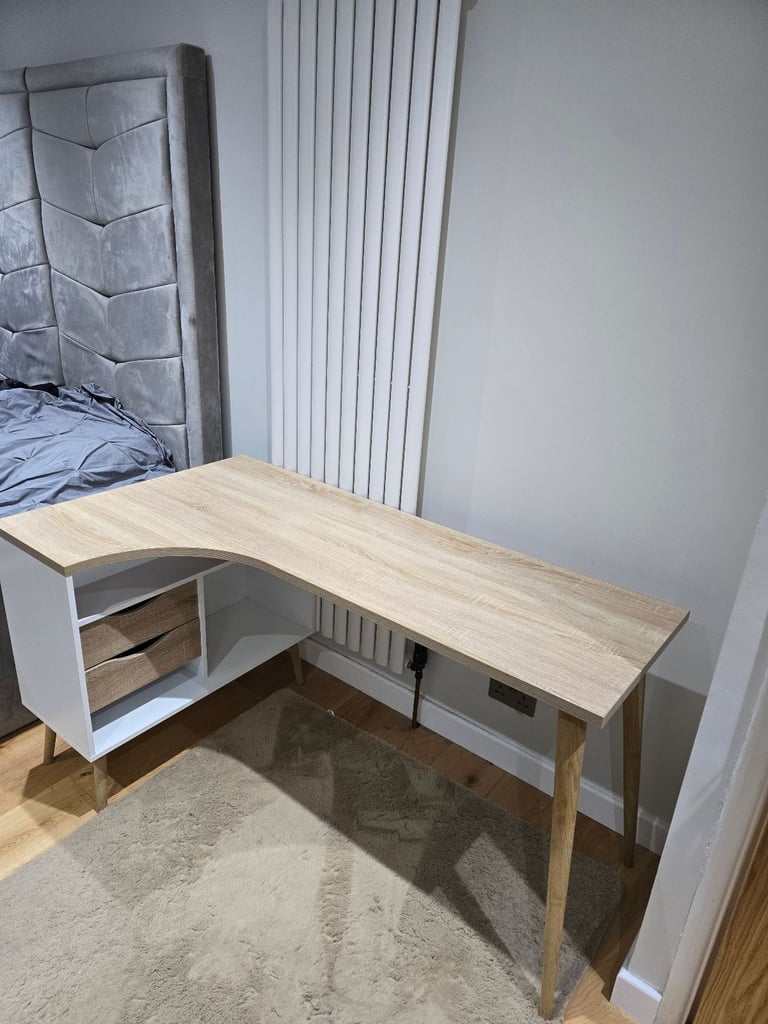 White & Oak Corner Office Table