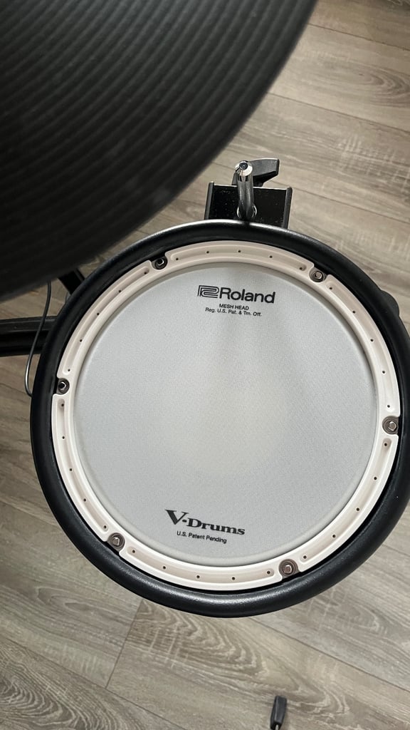 Roland TD-27KV Electronic Drum Kit – Excellent Condition, Includes Amp & Throne