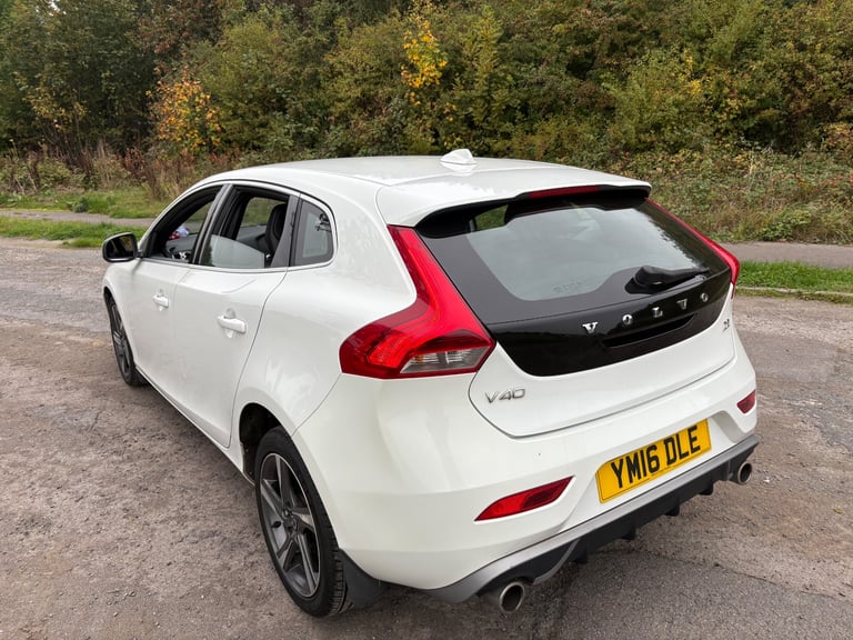 Volvo, V40, Hatchback, 2016, Manual, 1969 (cc), 5 doors