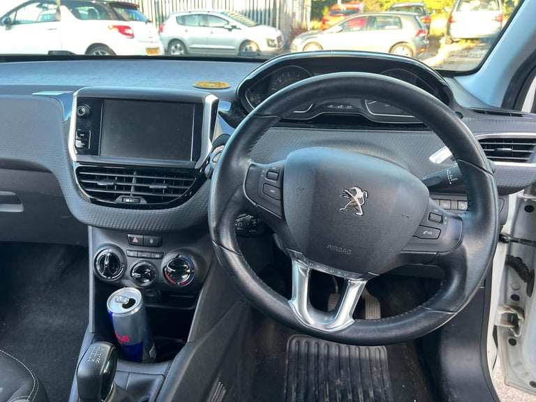 2015 Peugeot 208 1.2 PureTech 82 Active 5dr HATCHBACK Petrol Manual