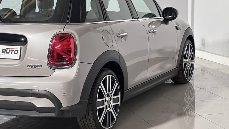 2023 MINI Hatch 1.5 Cooper Exclusive 5dr Auto [Comfort/Nav Pack] HATCHBACK PETROL Automatic