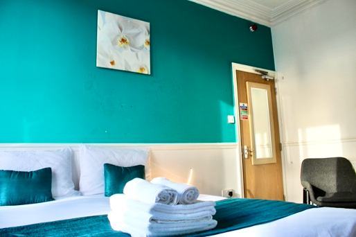 Double Room Ensuite - Blackpool North Train