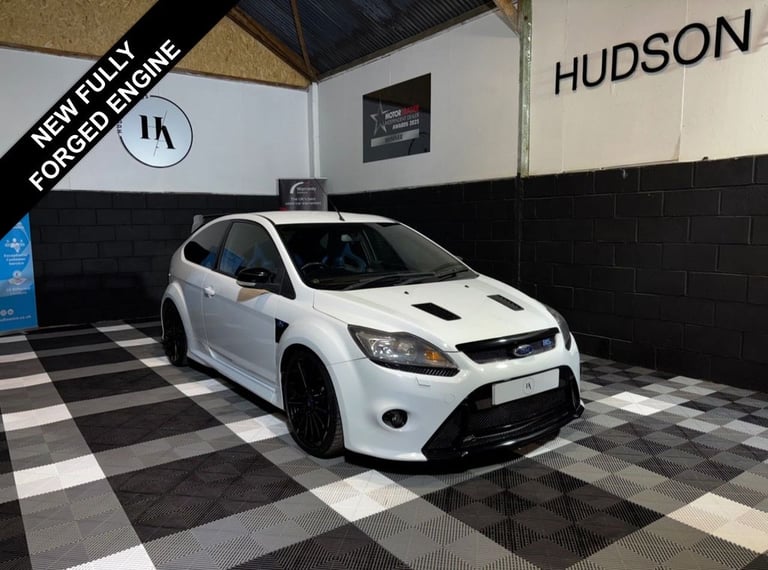 2010 Ford Focus RS Hatchback 3dr Petrol 2.5 Manual (225 g/km, 301 bhp) Hatchback Petrol Manual