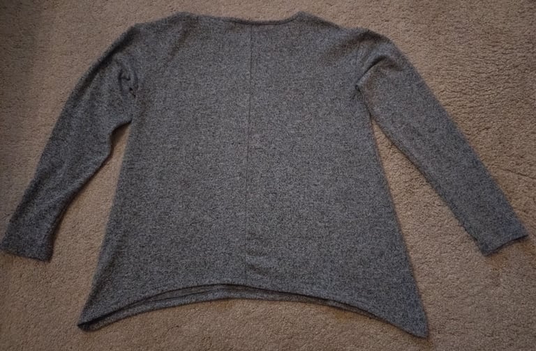 Girls Grey "Don't Be Afraid To Dream Big" Long  Sleeved Top 11-12 Years