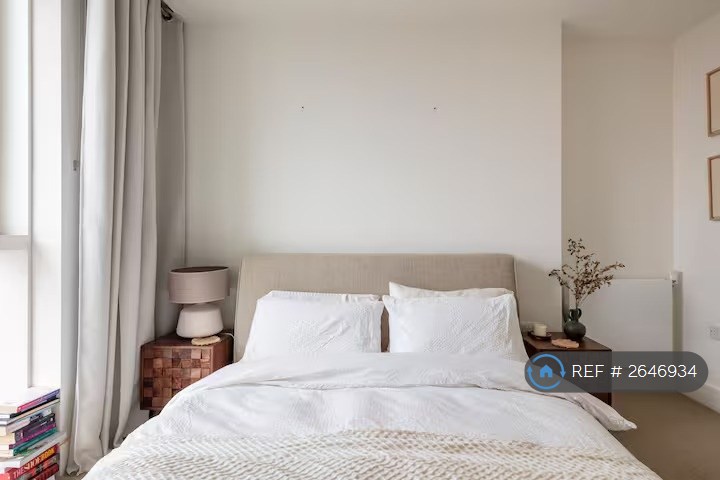 2 bedroom flat in Hale Works Apartments, London, N17 (2 bed) (#2646934)