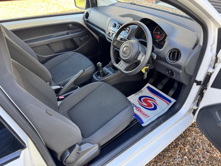 VOLKSWAGEN UP 1.0 Take up! 2012