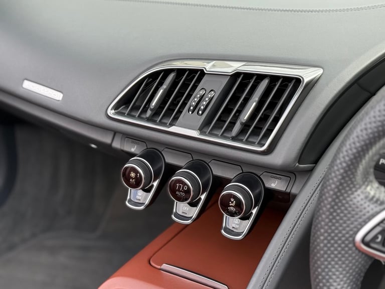 Audi R8 5.2 FSI V10 Spyder S Tronic quattro Euro 6 (s/s) 2dr
