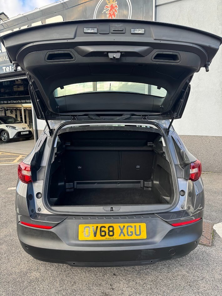 2019 Vauxhall Grandland X 1.2 Turbo SE 5dr HATCHBACK Petrol Manual