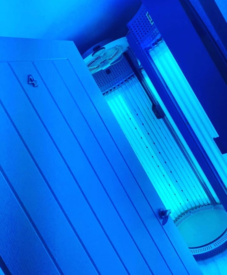 SUNBED SHOP FOR SALE 