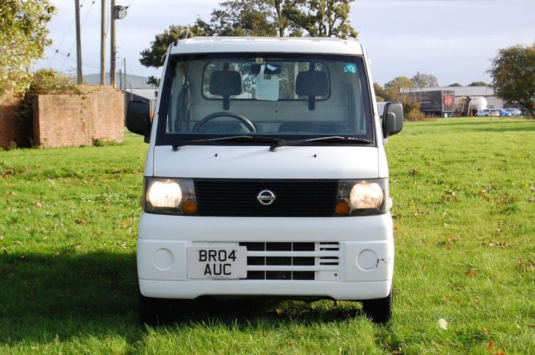 NISSAN CLIPPER 650CC 2WD 200404 Petrol Manual in White