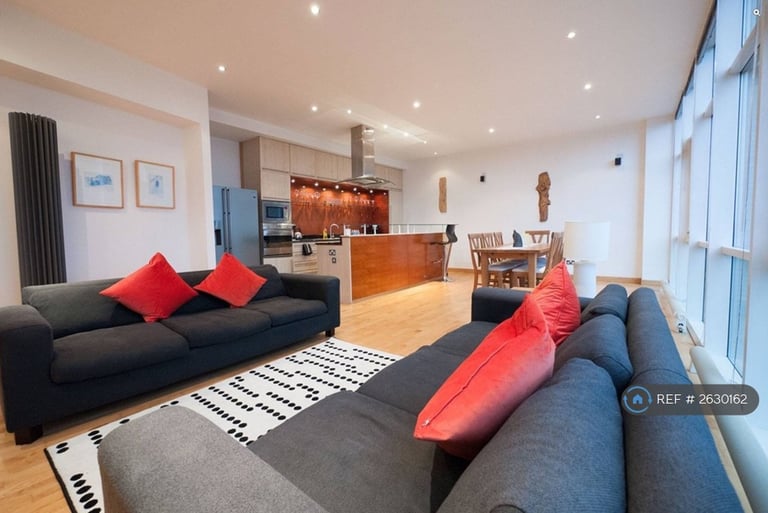 3 bedroom flat in Fleming House, Glasgow, G3 (3 bed) (#2630162)