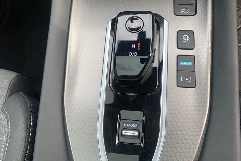 2025 Nissan Qashqai 1.5 E-Power N-Connecta [Glass Roof] 5dr Auto Hatchback Hybrid Automatic