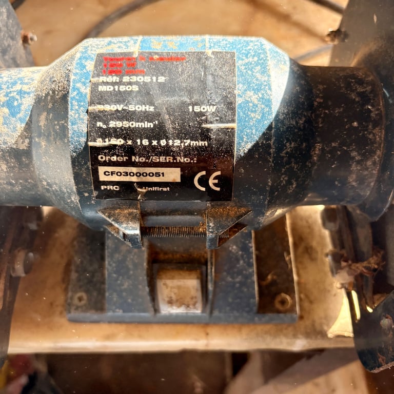 image for Bench Grinder TOURET À MEULER 