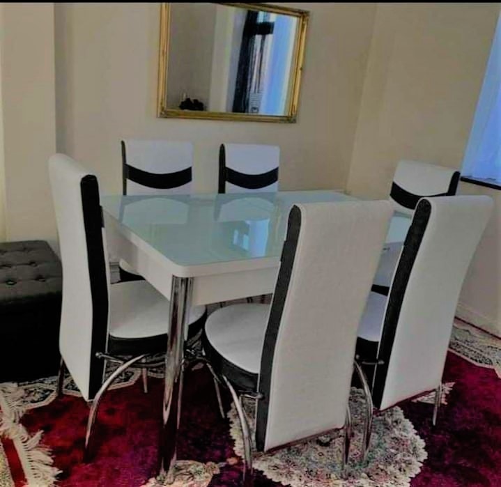 Dining table and chairs | in Leeds City Centre, West Yorkshire | Gumtree