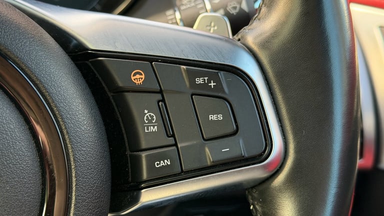 2018 Jaguar F-TYPE 5.0 Supercharged V8 R 2dr Auto AWD Petrol