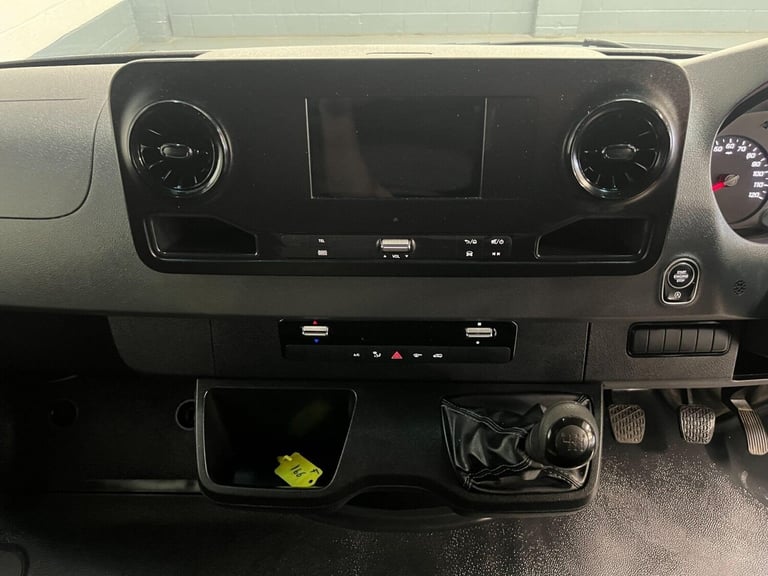 2024 Mercedes-Benz Sprinter 2.0 315 CDI Premium FWD L2 H2 Euro 6 (s/s) 5dr Panel Van Diesel Manual