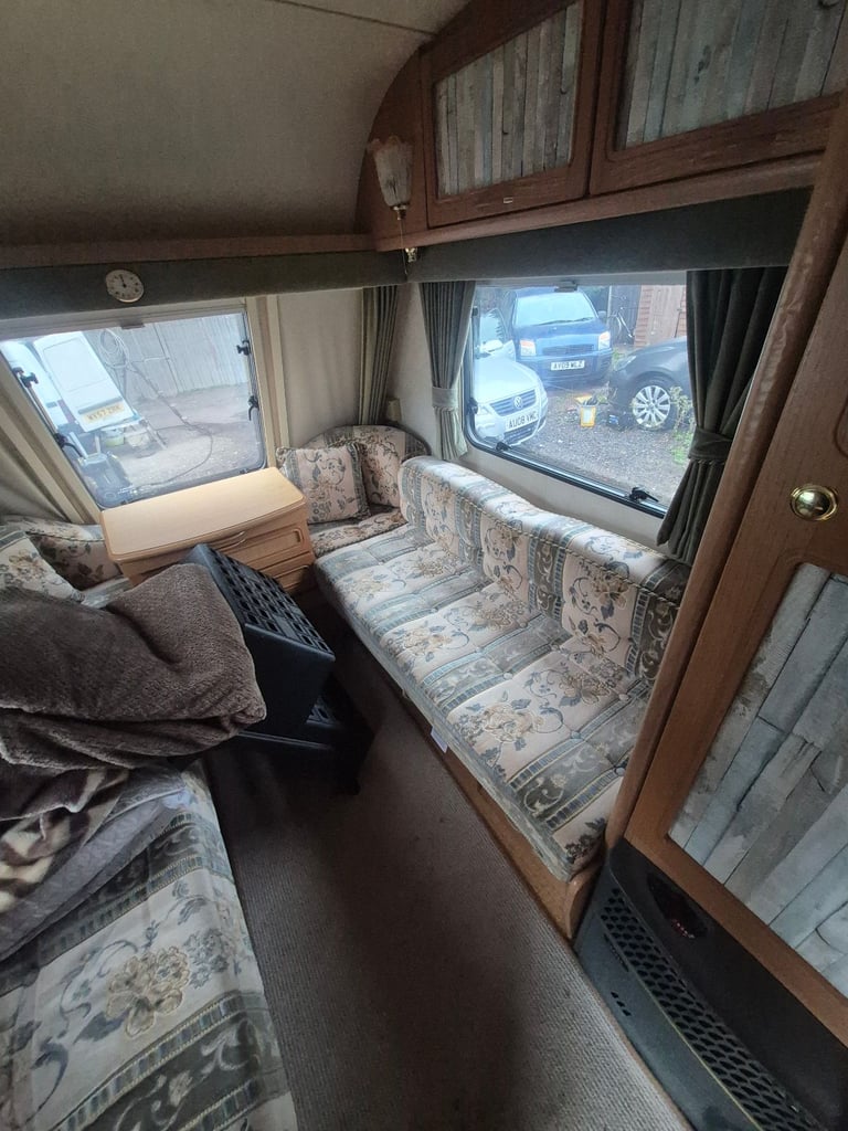 Compass lynx 340/2 touring caravan year 2000 2 berth lightweight