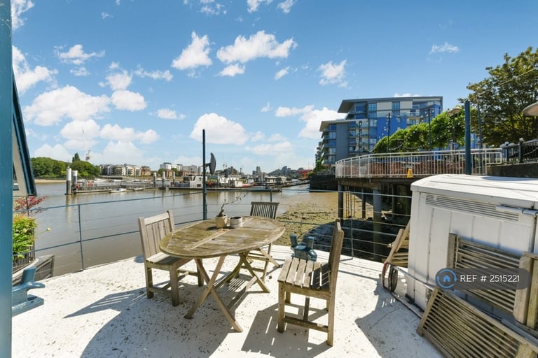 4 bedroom house in Prospect Moorings, London, SW18 (4 bed) (#2515221)