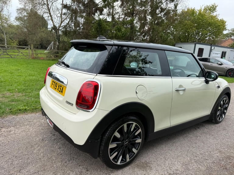 2019 MINI Hatch 1.5 Cooper Exclusive Euro 6 (s/s) 3dr HATCHBACK Petrol Manual