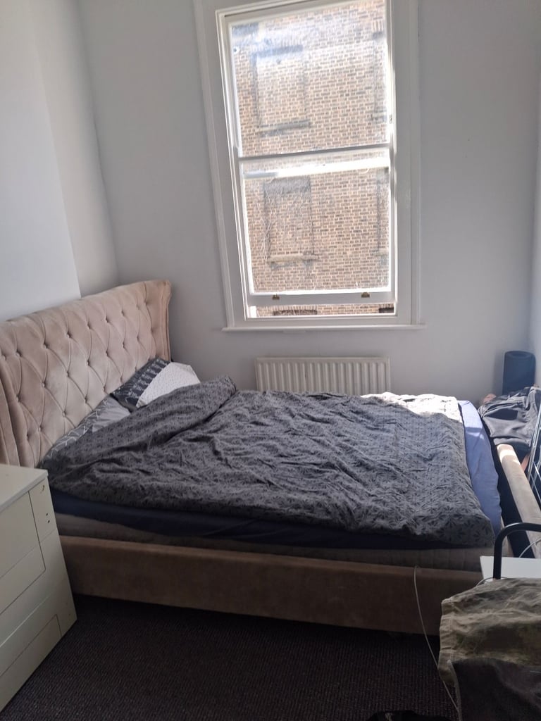 Room in Kensington Olympia W14
