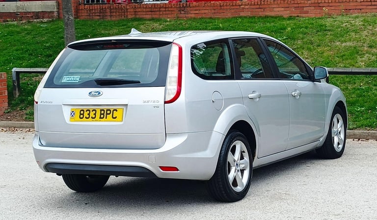2010 Ford Focus 1.6 Zetec 5dr ESTATE Petrol Automatic