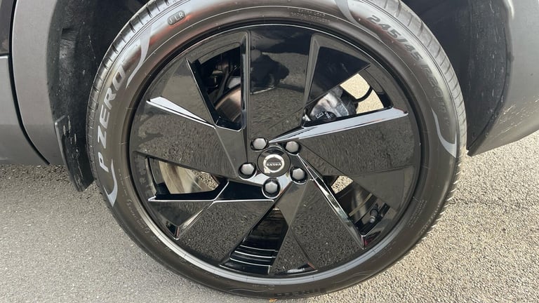 2025 Volvo XC40 2.0 B4 MHEV Plus Black Edition DCT Auto Euro 6 (s/s) 5dr ESTATE Petrol/Electric H...