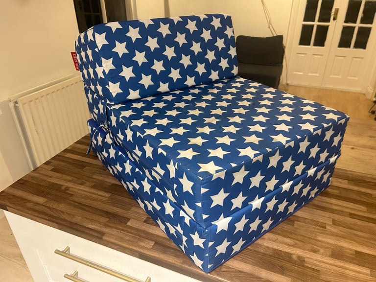 Kaikoo Fold-Out Kids Sofa Bed – Stars Pattern – Fair Condition