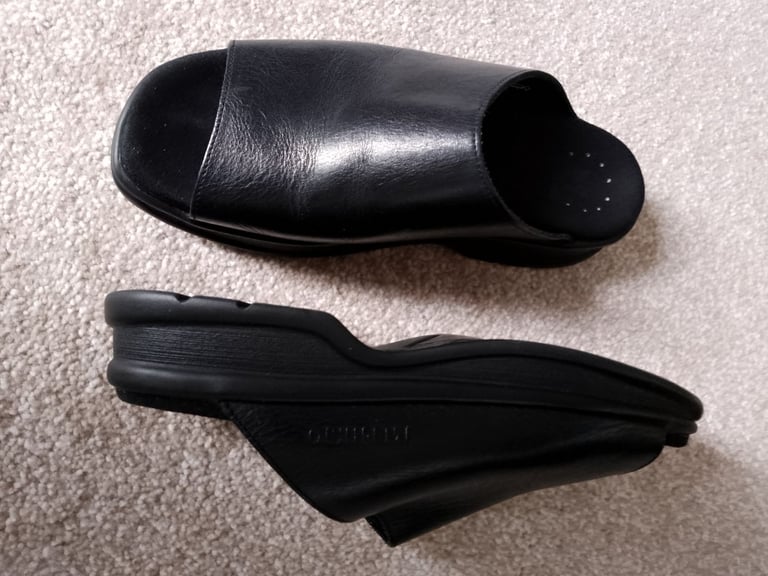 New Mephisto black leather shoes, size 5