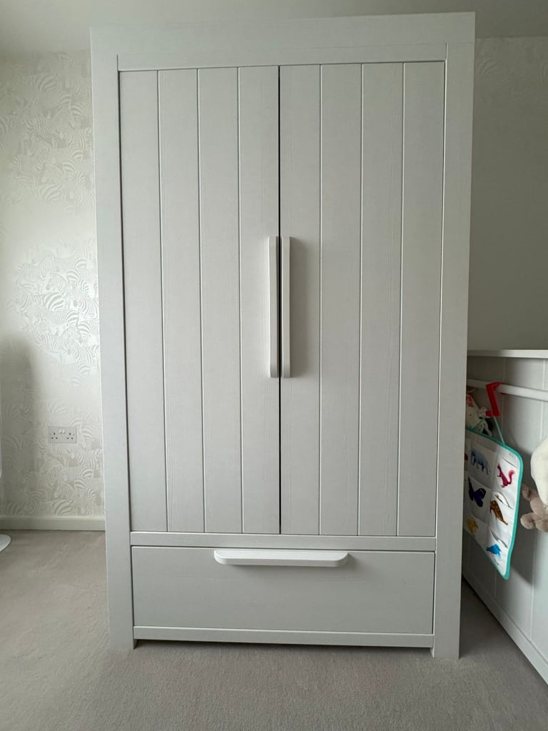 Mamas & Papas Franklin Cotbed, Wardrobe and Bookshelf set